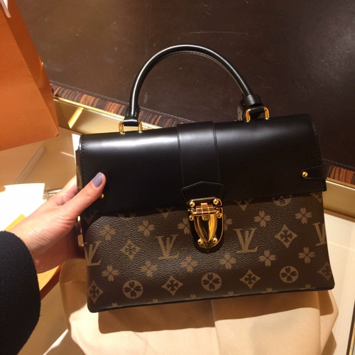 Шанхайский склад Spot Duty Free Discount Зона скидки подлинная покупка Мастер Рекомендуется 2022-0 Новая классическая сумка 19