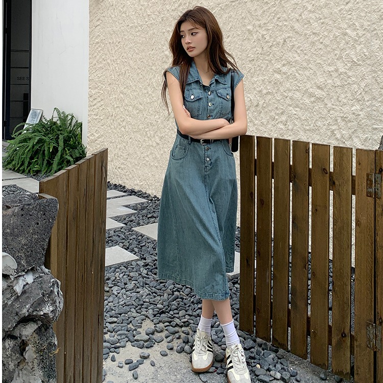 American Retro Sleeveless Denim Dress for Women, Mid-Length 2024 Spring New Style, Waist Slimming, Knee-Length Skirt