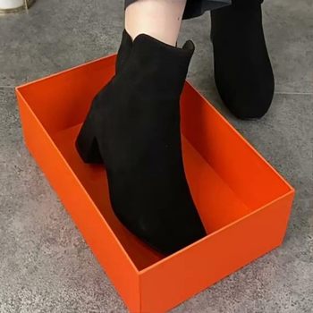 Off-code clearance black suede short boots for women in autumn and winter plus velvet