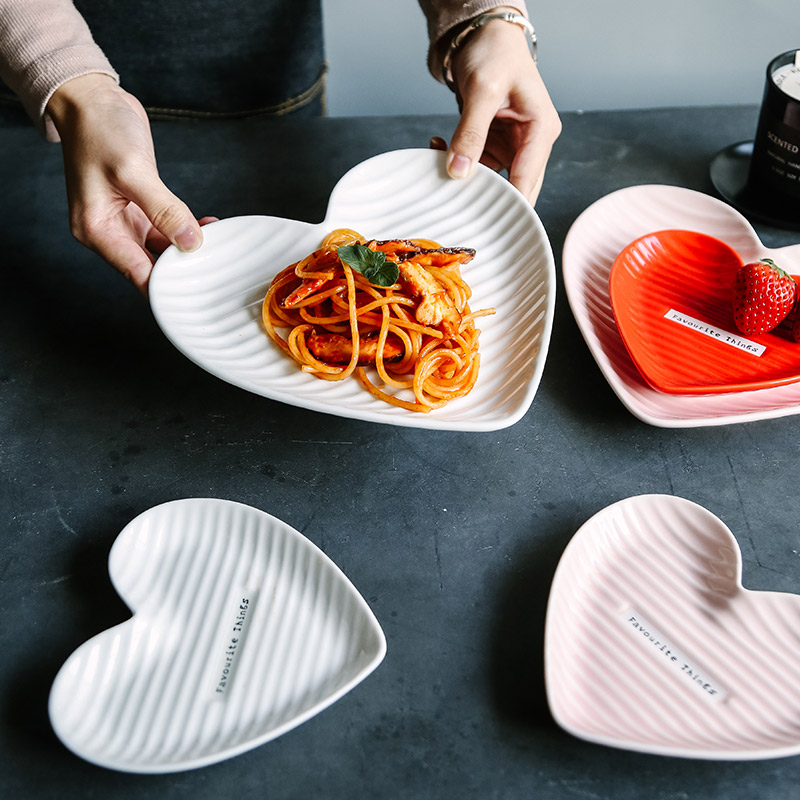 Jingdezhen Nordic breeze sweet love ceramic plate of creative heart English breakfast of plate all the dinner plate