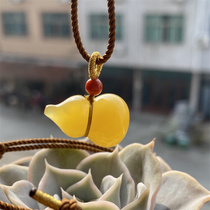 Handmade amber beeswax gourd pendant made from Russian material chicken fat yellow small gourd Fulu necklace same style as Xiaohongshu