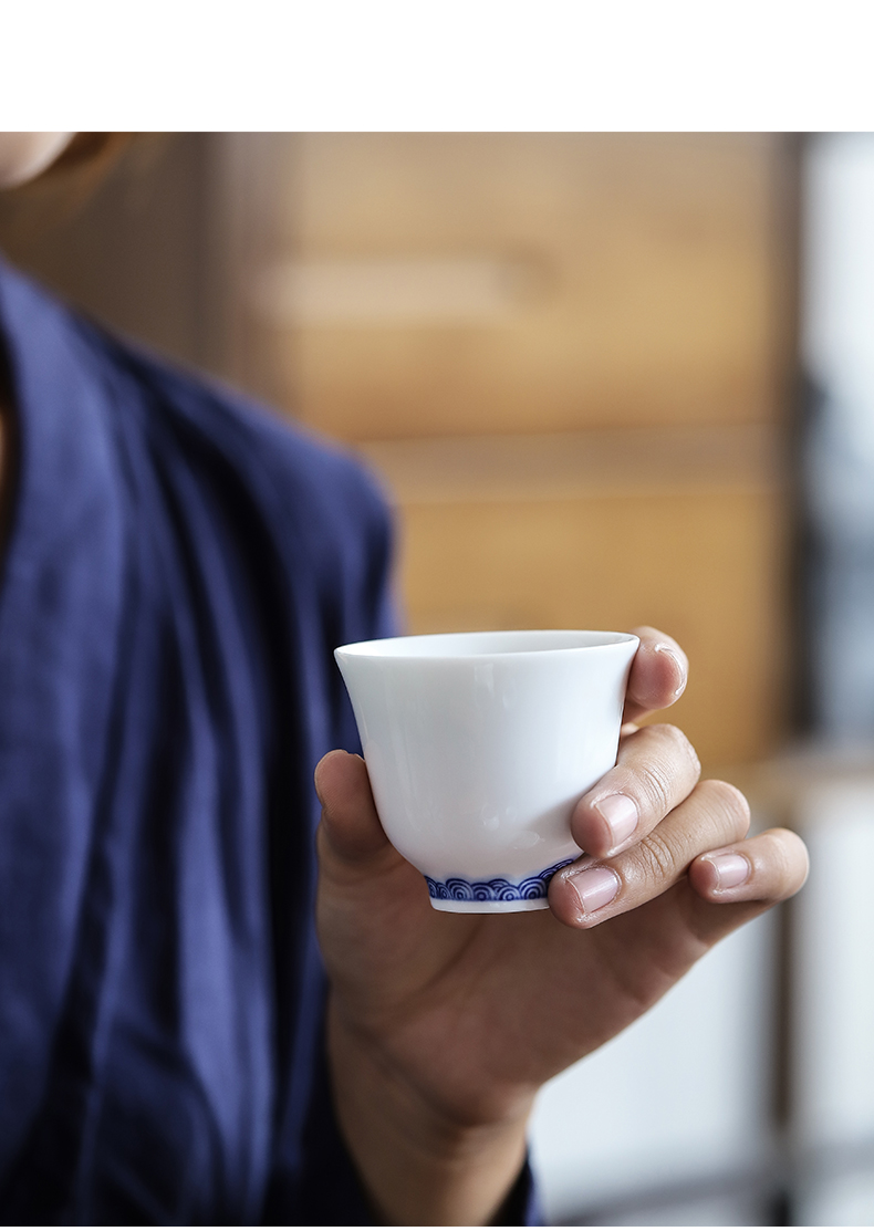 "Blue and white domestic tea cups white porcelain clay sample tea cup size master cup kung fu tea set single glass ceramic bowl