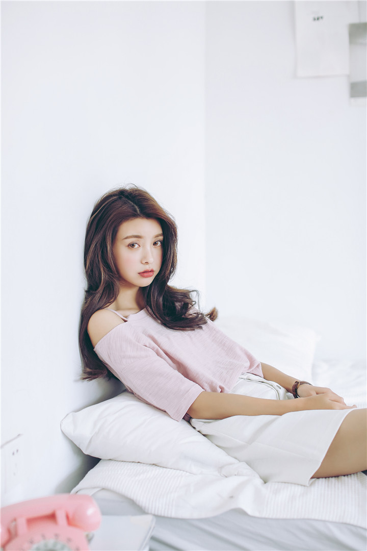 VK旗艦店 韓版純色簡約露肩百搭時尚短袖上衣