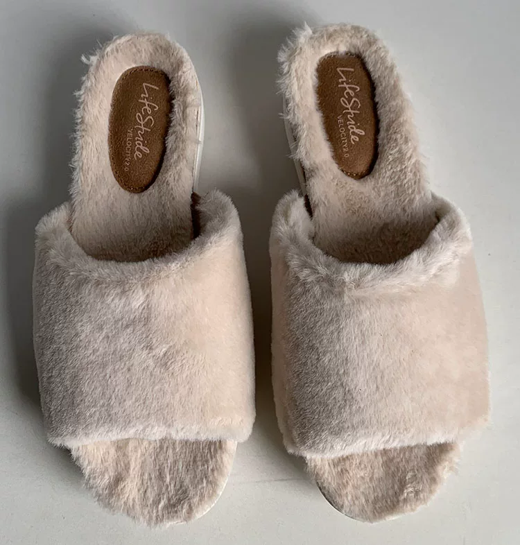Comfortable suede keep warm slippers with a strap, Korean style, plus size