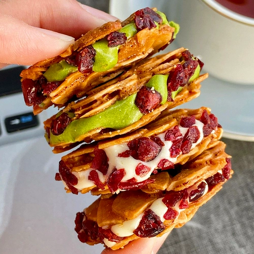 不多言 Я голоден Сэндвич с миндалем Чистая говядина Миндальное песочное печенье Сушеная клюква Закуски от знаменитостей в Интернете