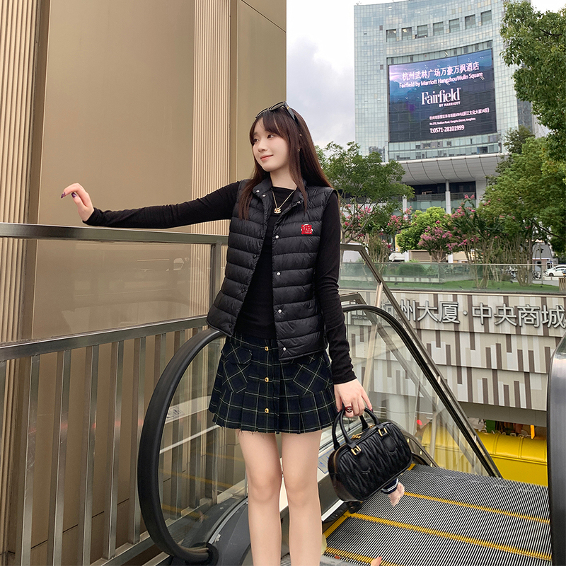 Mcc Lemons Same Style as the Homebody M, Black Stand-Up Collar Vest, down Vest for Women, Can Be Worn as an Inner Layer or Outerwear