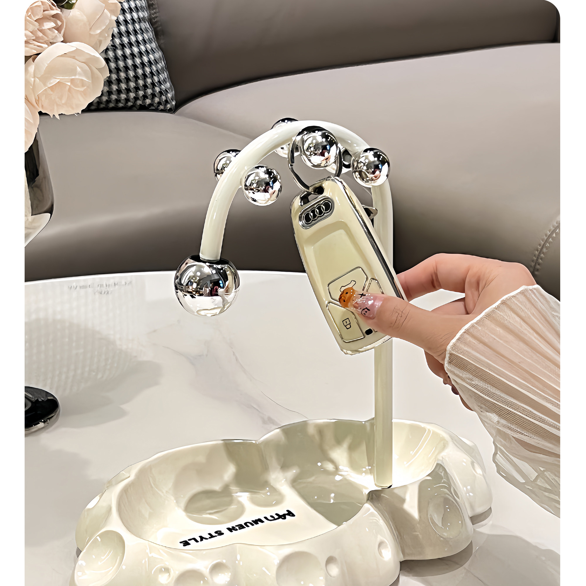 Стеллаж для хранения 进门挂钥匙收纳摆件入户玄关置物架轻奢亚克力客厅装饰家居饰品 BSD