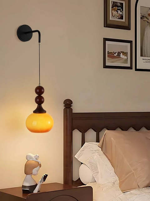 Retro Master Bedroom Bedside Chandelier with a High-End Feel, French Mid-Century Style, Solid Wood Gradient Color, American-Style Adjustable Small Chandelier