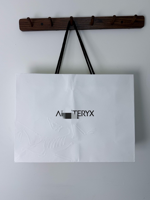 Arc'Teryx Premium Series Large and Small Sizes Come with Gift Bags, No Returns or Exchanges