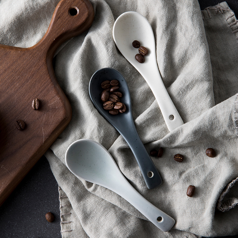 The content of creative fashion household kitchen daily small spoon, children rice ladle soup spoon, ceramic spoon, dessert spoon