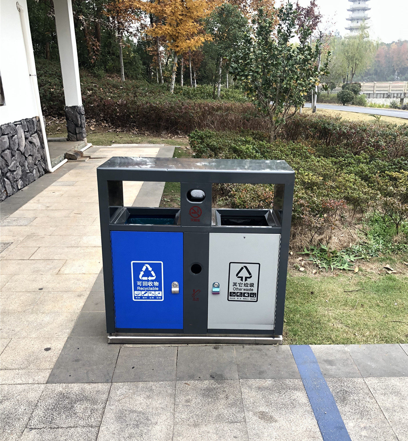 Outdoor trash can park recycling box classification collection barrel outdoor fruit shell box scenic area cleaning barrel sanitation barrel customization