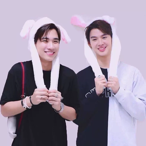 Брак поднимает и консолидирует жених жениха жениха жениха.