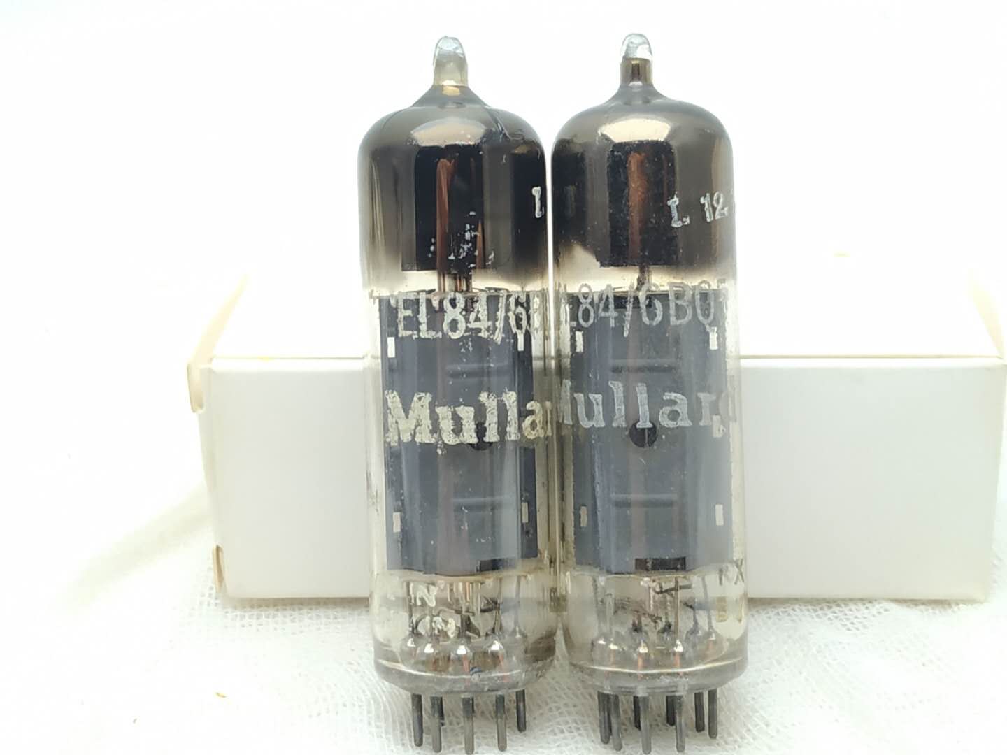 Brand new square ring Mullard EL84 6BQ5 electronic tube with the same code