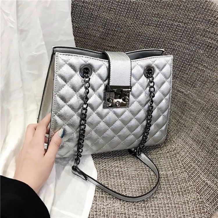 2018 autumn and winter new small fragrant wind diamond chain women's bag embroidery handbag casual diagonal shoulder bag