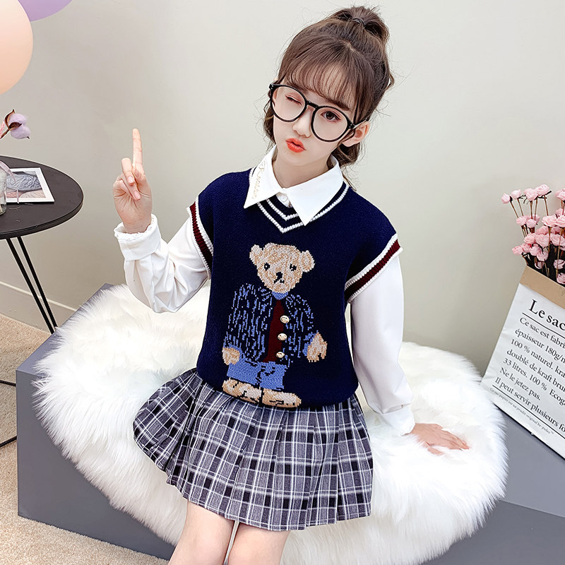 Girls sweater spring and autumn tops 2022 new girls' big children's clothing spring clothing Western style jk children's knitted sweater vest vest