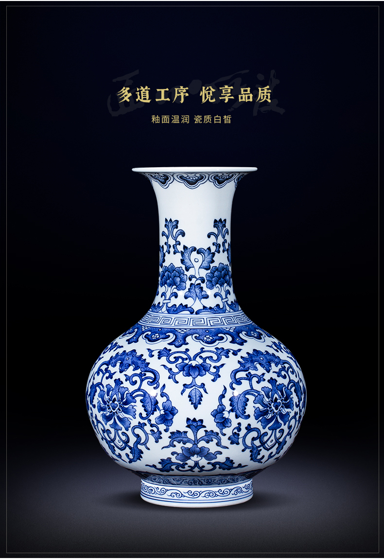 Jingdezhen ceramic vase sitting room place large blue and white porcelain Chinese style household TV ark, hand - made decorative vase