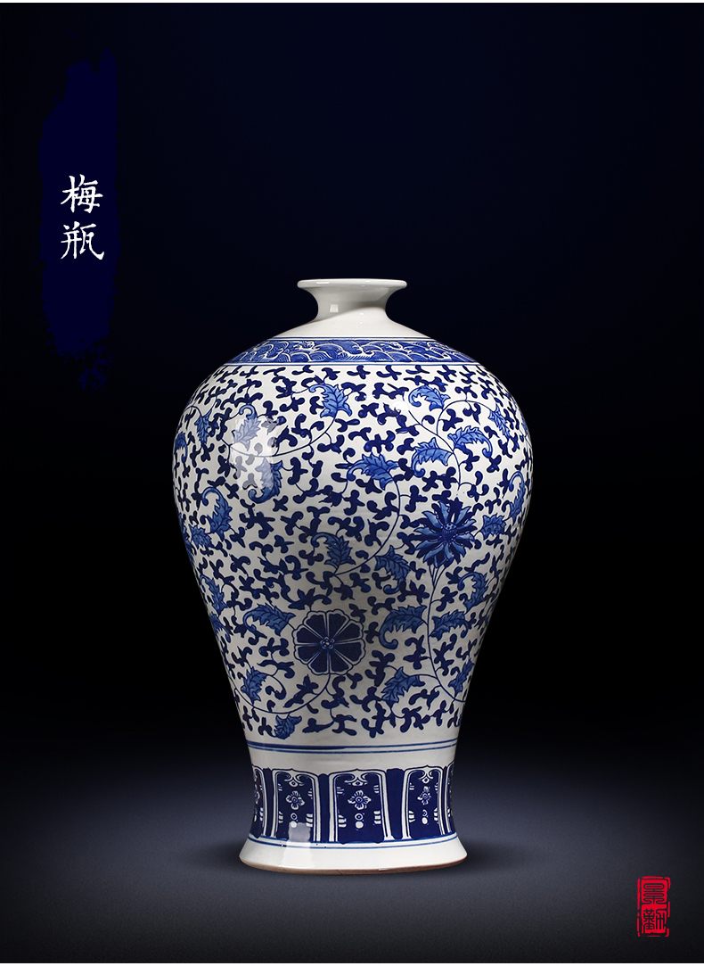 Jingdezhen blue and white porcelain vase hand - made ceramic sitting room antique Chinese style restoring ancient ways furnishing articles study of TV ark, vase