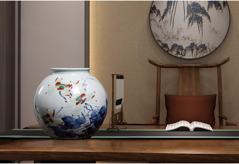 The Master of jingdezhen ceramic vase landing hand carved lotus Chinese style living room decoration office furnishing articles