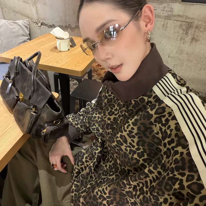 Mountain Island Little Deer American-Style Oversized Retro Leopard Print Jacket for Women, Autumn Loose Casual Stand Collar Zip-Up Sweatshirt Trendy