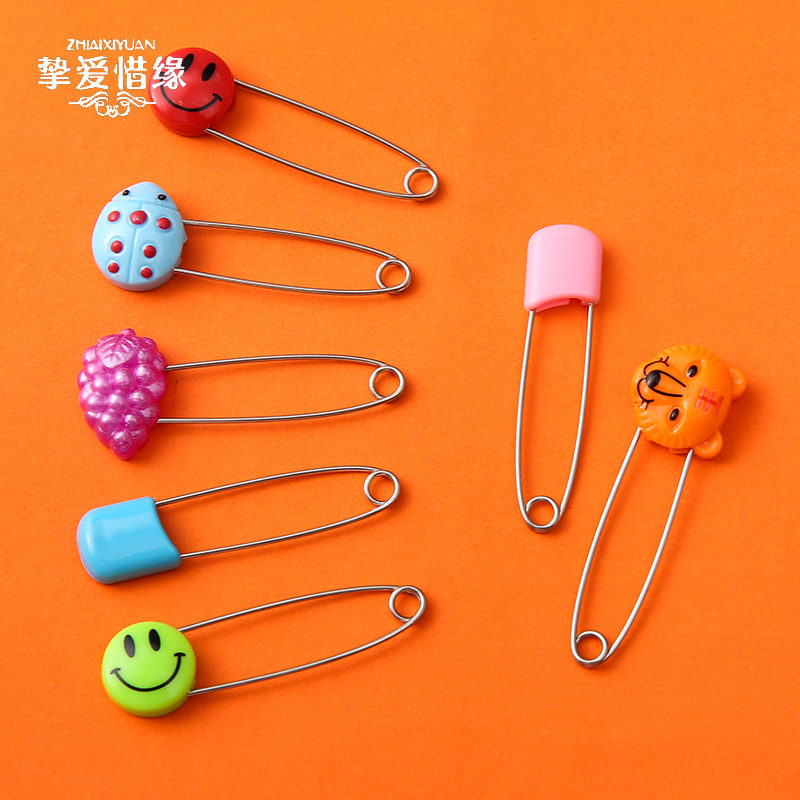 Kindergarten safety pin Large lock pin Neckline Badge brooch Creative cartoon fixed suit Clothes Decorative accessories