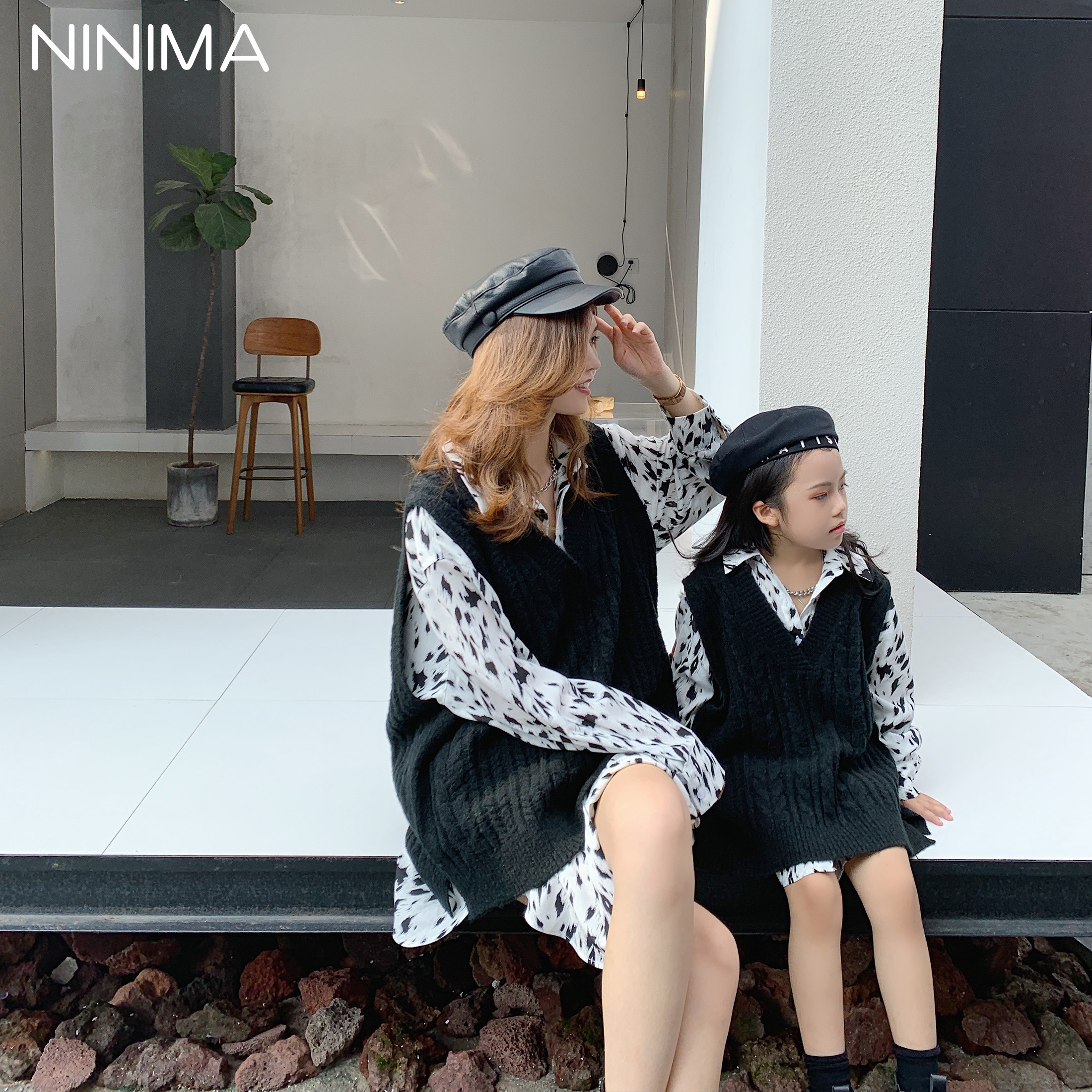 Nini Ma 20 new black V-neck twist vest side slit autumn and winter Korean version loose pullover sweater parent-child wear