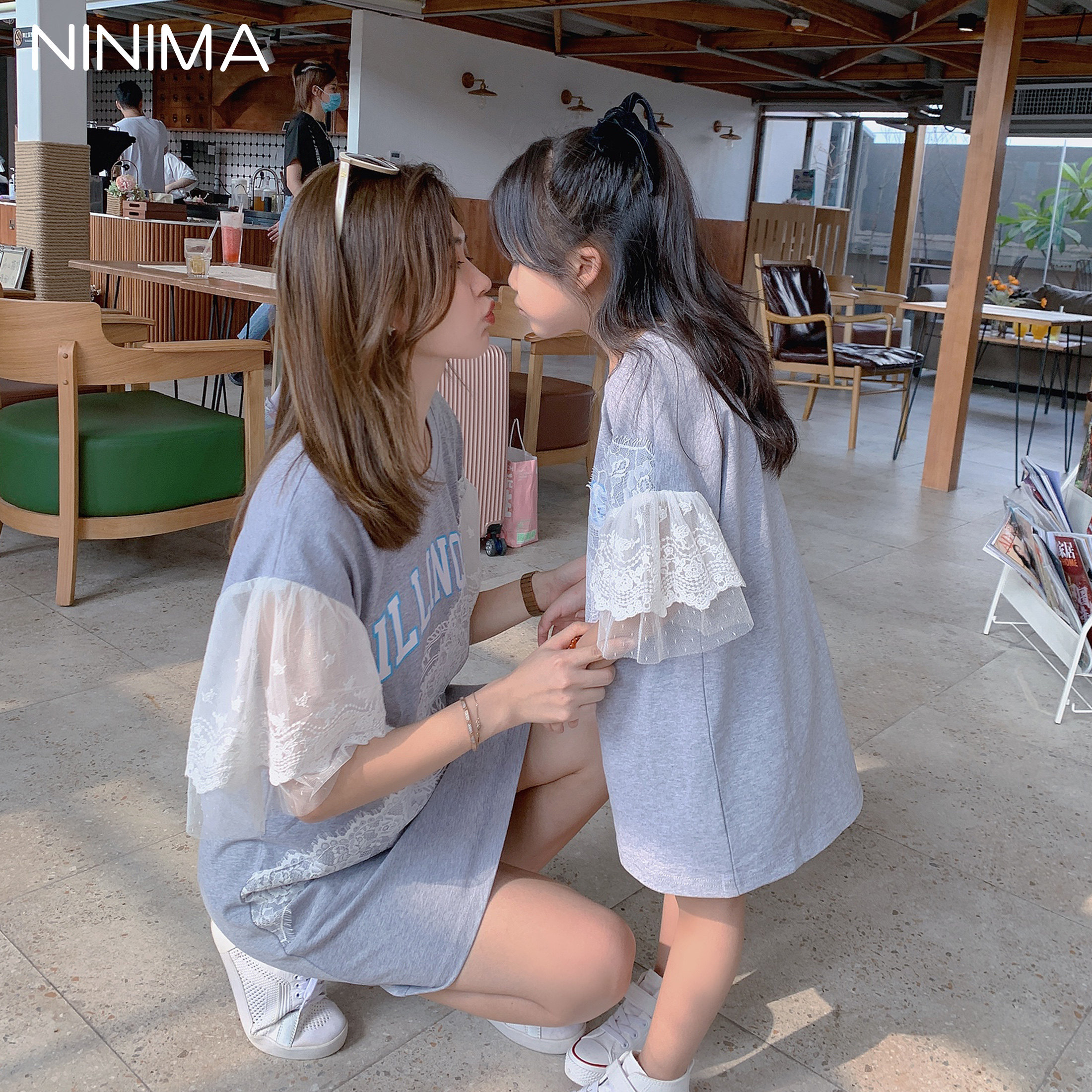 Niney Mother's Child Clothing 2021 Spring New Lace Specifications Letter printed with loose T - shirt gray mother - daughter dress