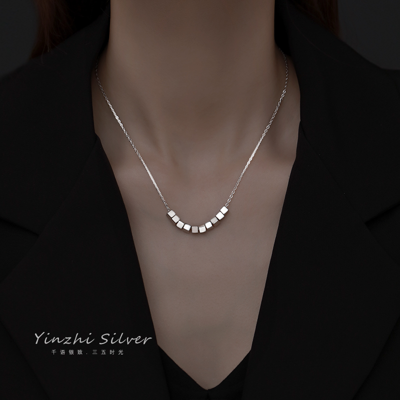 Zhou Dafu Huanmei 925 pure silver necklace light extravagant and small crowd design sensation 2021 New female lock bone chain pendant ins