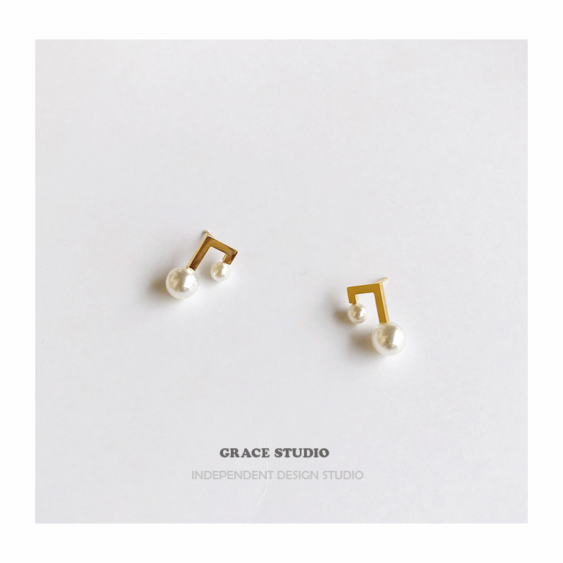 G S Chapter Pearl Ear Nail female Korean temperament notes geometric earrings are simple and high - sensation Tang Jing earrings