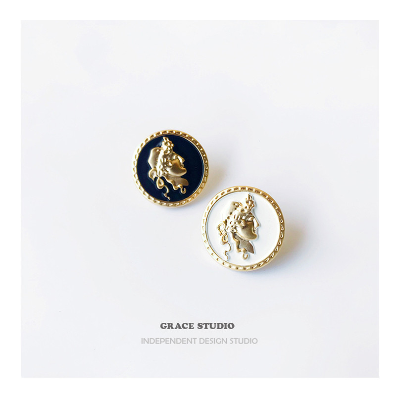 G S Asura Retro Embossed Portrait Earrings Female 2019 New Coin Metal Earrings Trendy Geometric Earrings