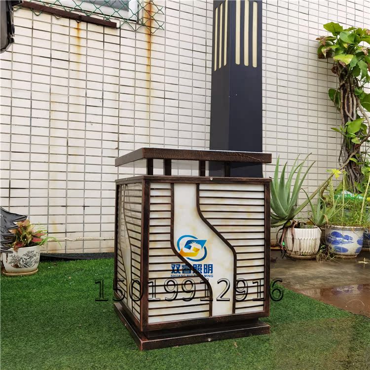 Solar outdoor column head lamp ancient bronze color doing old yard Falling Column lamp Four-in-house small Palace lamp Villa Wall Light Box