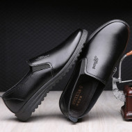 giày bếp nam Mùa Thu Mỏng Thoáng Khí Giày Công Sở Nam Da Thật Màu Đen Đầu Bếp Nhà Bếp Chống Trơn Trượt Giày Chống Nước Giày Bảo Hộ Lao Động giày đầu bếp giày bếp nam