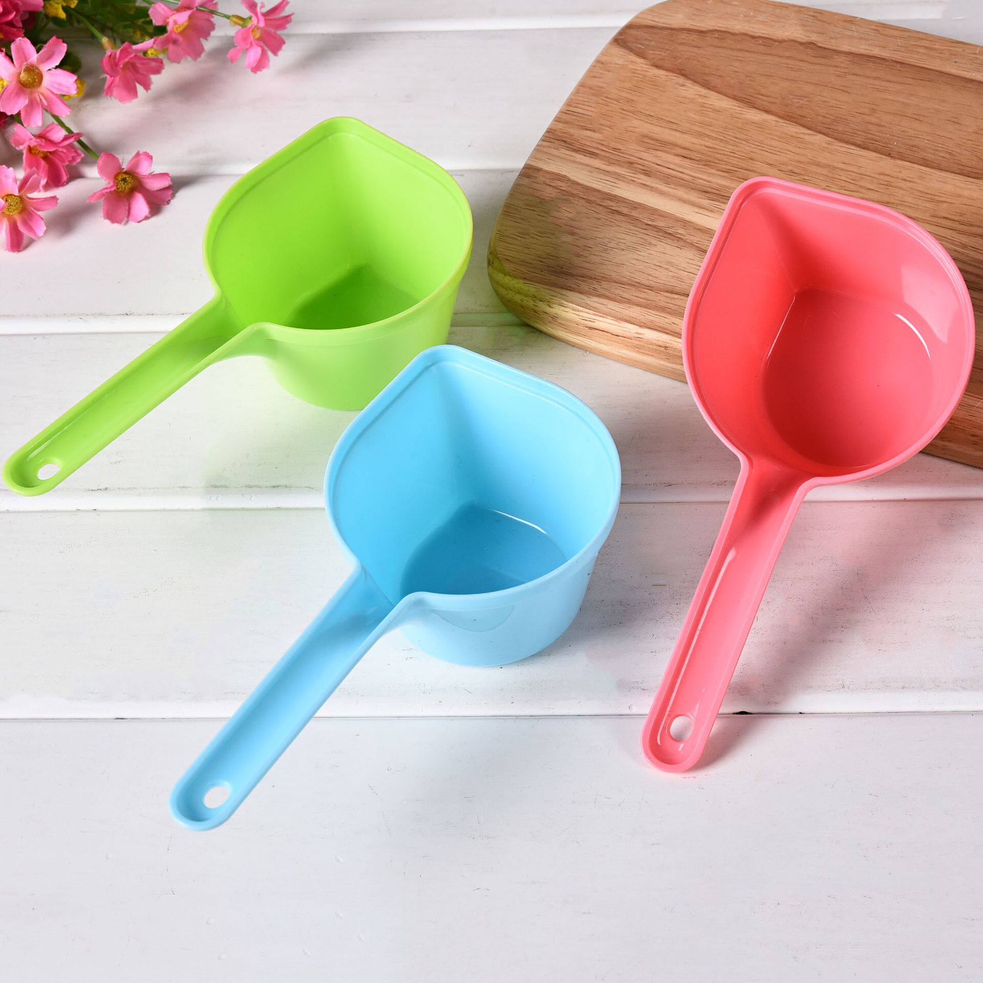 Water scoop shaped dog food spoon high quality brand new plastic colored pet food shovel cat food dog food shovel factory outlet