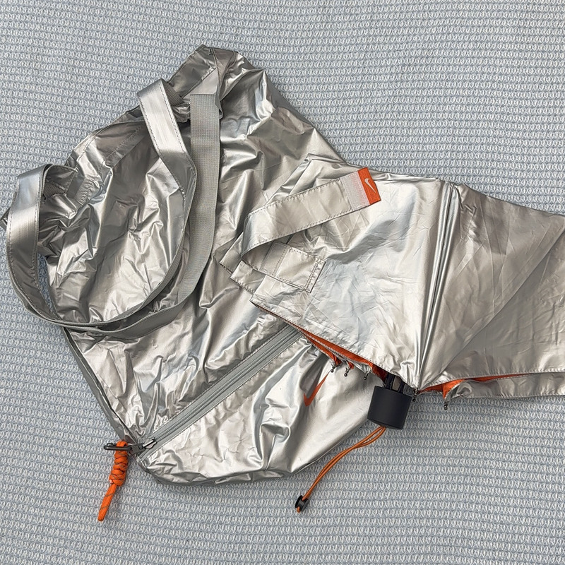 Nike Member-Exclusive Silver Reflective Sun Protection Sports Umbrella Set, Simple and Portable Og061-098A