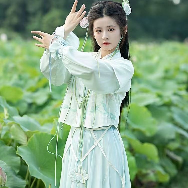 汉服出租赵灵儿同款仙剑古装COS薄荷绿古风2025新款春夏套装租赁