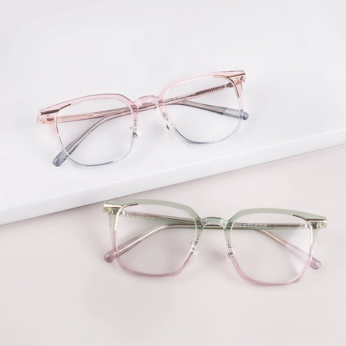 Стакан женскую миопию может быть оборудована определенной степенью линз -коробки, чтобы предотвратить анти -радиацию и круглое лицо.