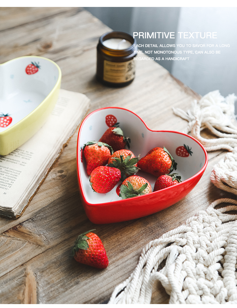 Move contracted creative hand - made ceramic strawberry girl heart lace to use pudding dessert fruit salad bowl bowl of northern Europe