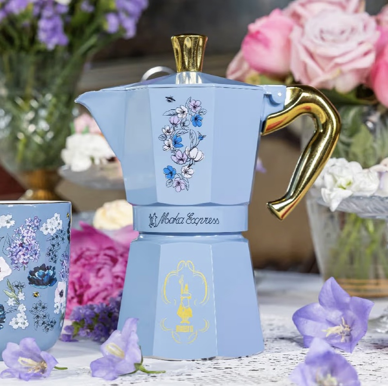 Directly Shipped from Germany ~ Breville X Bridgerton Collaboration Single-Valve Moka Pot, Includes 250g Coffee Grounds Directly Shipped from Germany ~ Breville X Bridgerton Collaboration Single-Valve Moka Pot, Includes 250g Coffee Grounds
