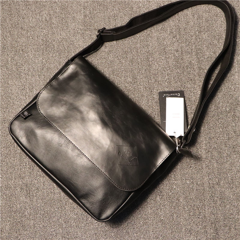 Hong Kong it fashion brand men's simple shoulder messenger bag Japan, South Korea, England messenger bag Business horizontal postman bag