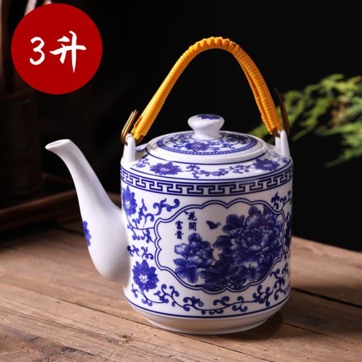 The large capacity of jingdezhen ceramic tea set The teapot teacup Chinese style household of Chinese style cool water cold water girder of blue and white