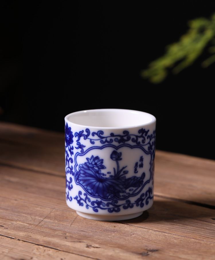 The large capacity of jingdezhen ceramic tea set The teapot teacup Chinese style household of Chinese style cool water cold water girder of blue and white