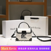 Фавориты плюс подарочный пакет с подарочной коробкой для покупки черный/белый