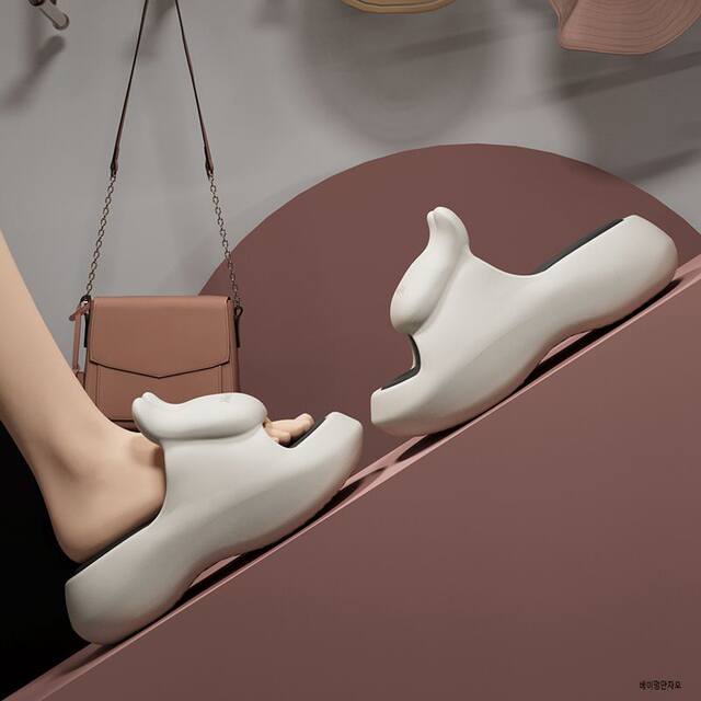 New 7.0cm Height-Increasing Eva soft sole Rabbit Thick-Soled Sandals for Women, Summer Indoor and Outdoor Wear, Internet-Famous Beach Sandals