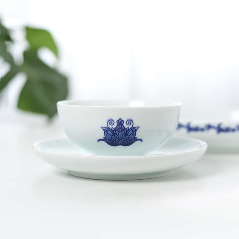 Jingdezhen ceramic a flagship store people food tableware suit Chinese blue and white household eat bowl dish plate of gift boxes