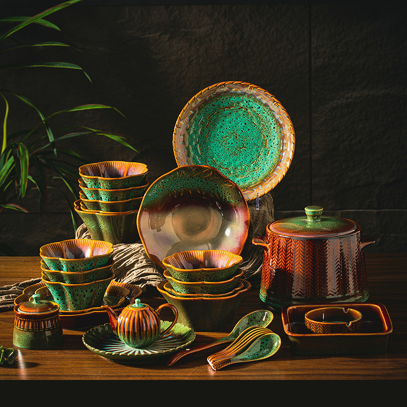 Jingdezhen Underglaze Ceramic Tableware, Chinese-Style Retro Irregular-Shaped Bowl and Plate Set, High-End Kiln-Glazed Scalloped Bowl for Home Use