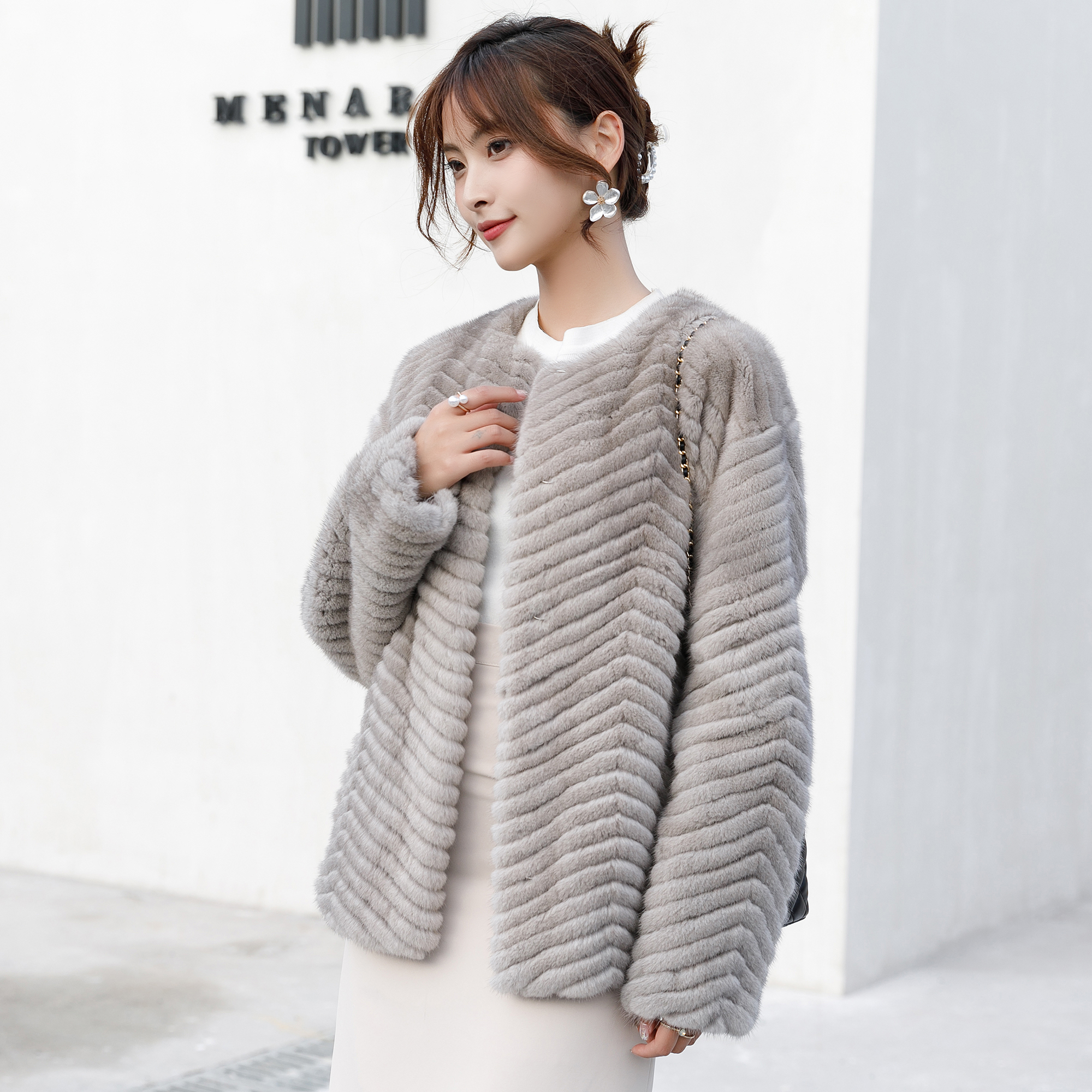 2022 winter new style herringbone leather craft imported mink coat women's whole mink short fashion fur coat