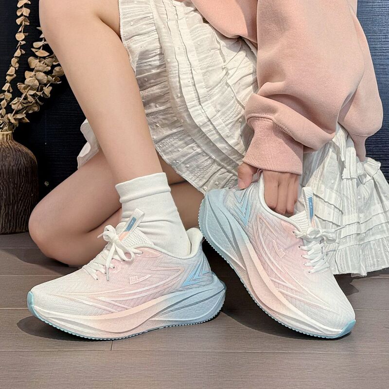 Pull Back 2026 Spring and Summer Pink-Blue Gradient Fly-Knit Shoes with Carbon Plate, Soft Sole, Lightweight Women's Sweet Girl Trendy Running Sneakers Pull Back 2026 Spring and Summer Pink-Blue Gradient Fly-Knit Shoes with Carbon Plate, Soft Sole, Lightweight Women's Sweet Girl Trendy Running Sneakers