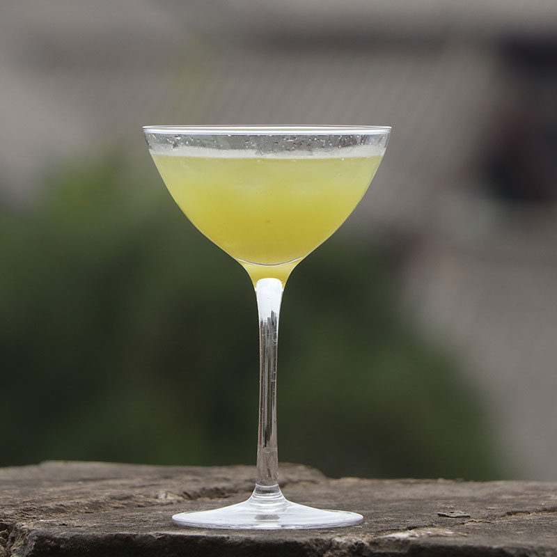 Martini glass cocktail glass Japanese-style lead-free crystal triangle martini glass martini glass goblet