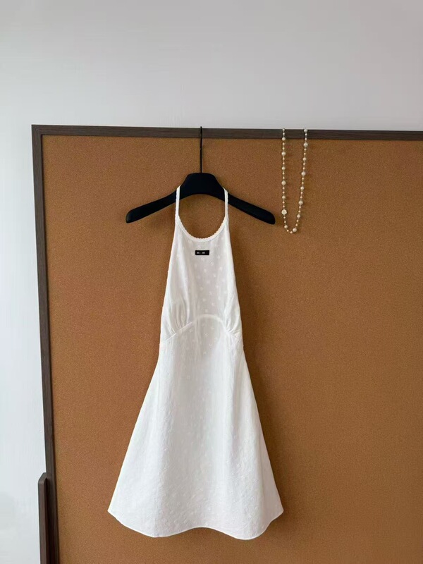 Shenzhen Nanyou 2026 Early Autumn New Fashion Versatile Slim-Fit White Sleeveless Camisole Women's Top Trendy
