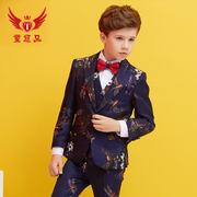 Chàng trai phù hợp với cậu bé phù hợp với đàn piano showsuit nhỏ cậu bé phù hợp với hoa sàn catwalk boy in childrens phù hợp với chiếc váy mùa hè.