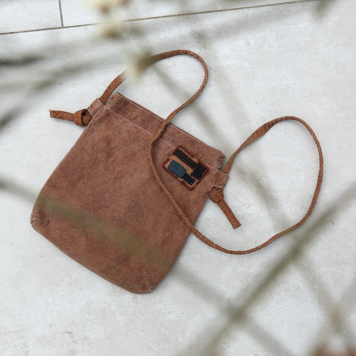 Unfinished tomato dye dyed Renaissance paste natural wool strap adjustable cross - pack breast needle